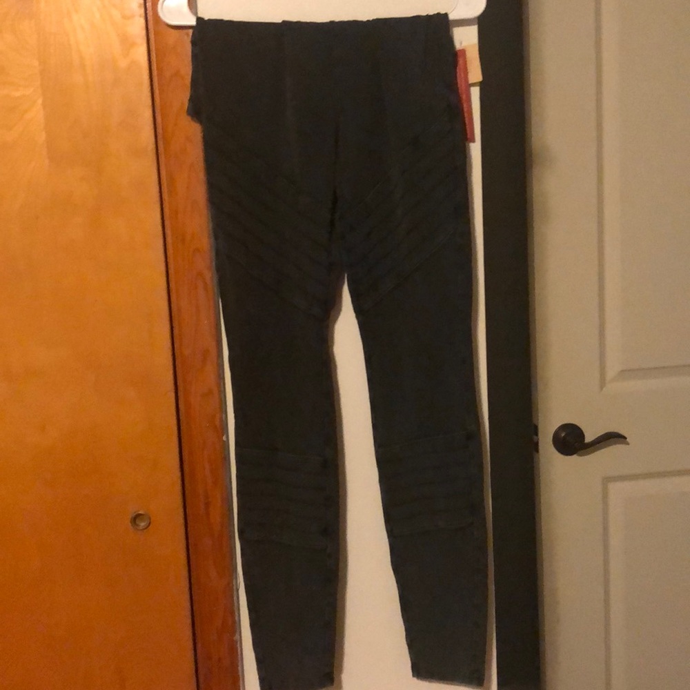 Size medium black leggings